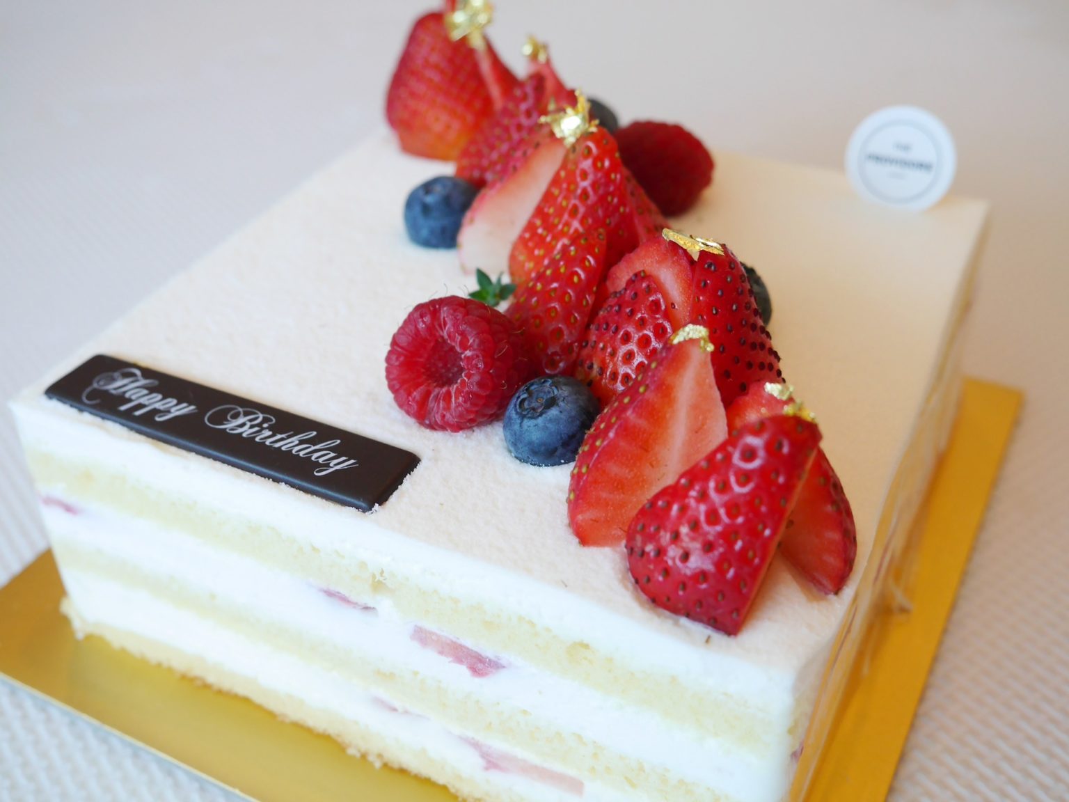 Providore-DOWNTOWN-GALLERYのホールの誕生日ショートケーキ