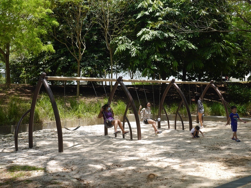 シンガポールのAdmiralty Park内のブランコ