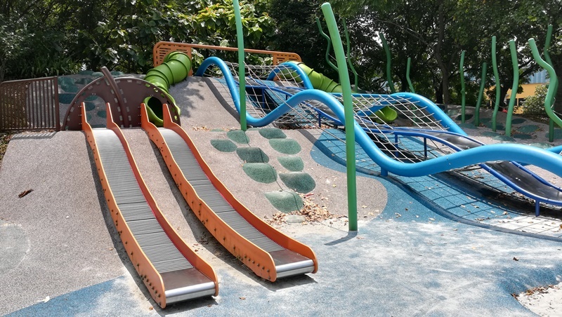 シンガポールのAdmiralty Parkの無料プレグラ（Junior Play Area）の滑り台