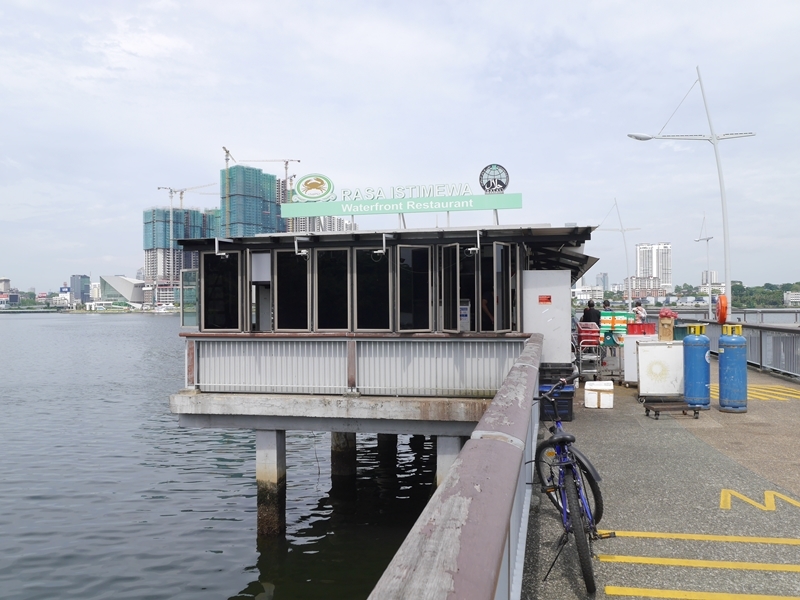 ウッドランズジェティにある海上レストランRasa Istimewa Waterfront Restaurant